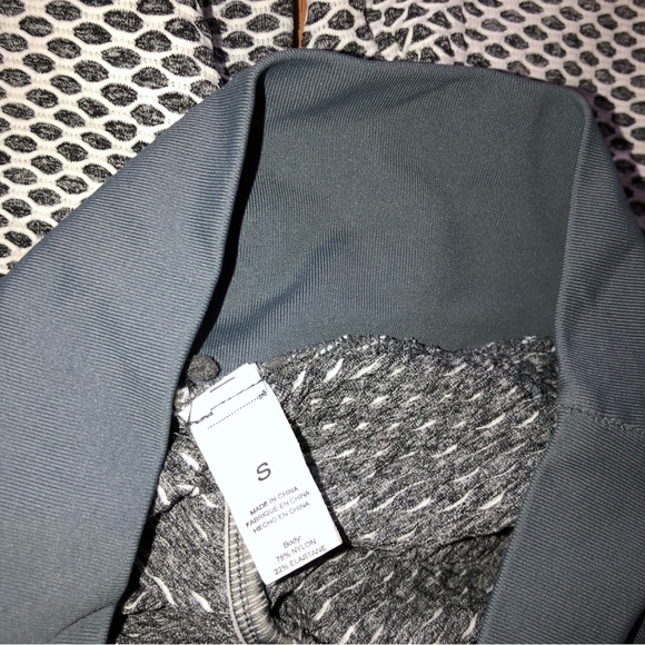 Honeycomb scrunch leggings-Small - Picture 7 of 9